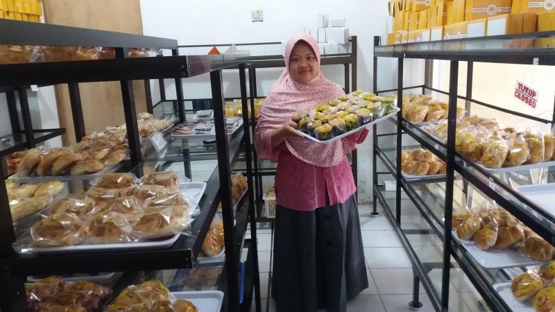 Memulai Usaha Toko Roti Bakery Kompetitor, Hambatan dan Analisa Usaha